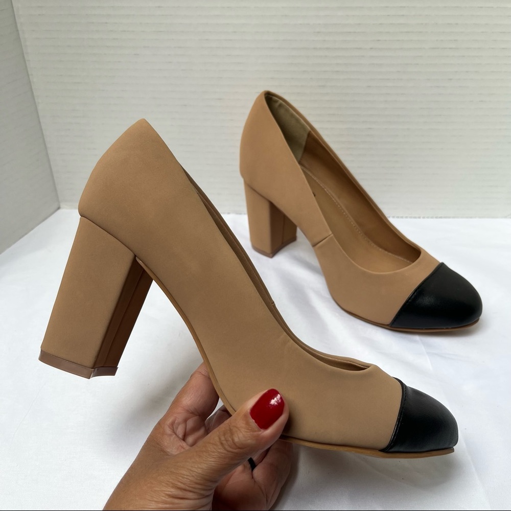 Torrid Beige and Black Two Tone Faux Leather Nude Pump Heels Size 6.5W